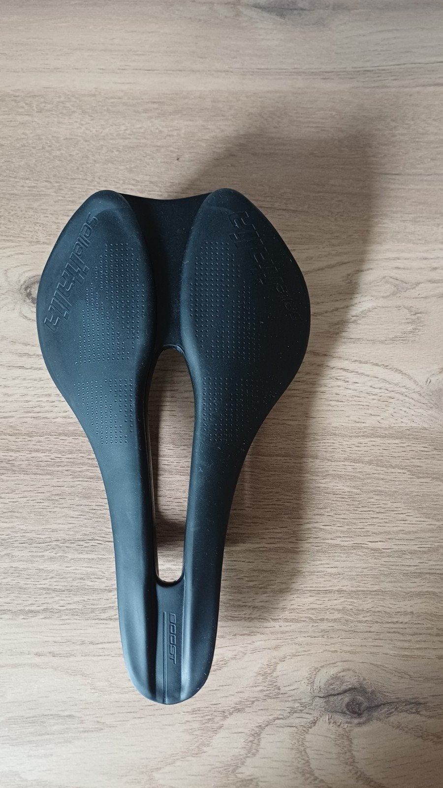 Selle Italia 145 swart, Fietsen en Brommers, Fietsonderdelen, Ophalen, Zo goed als nieuw, Racefiets, Selle Italia