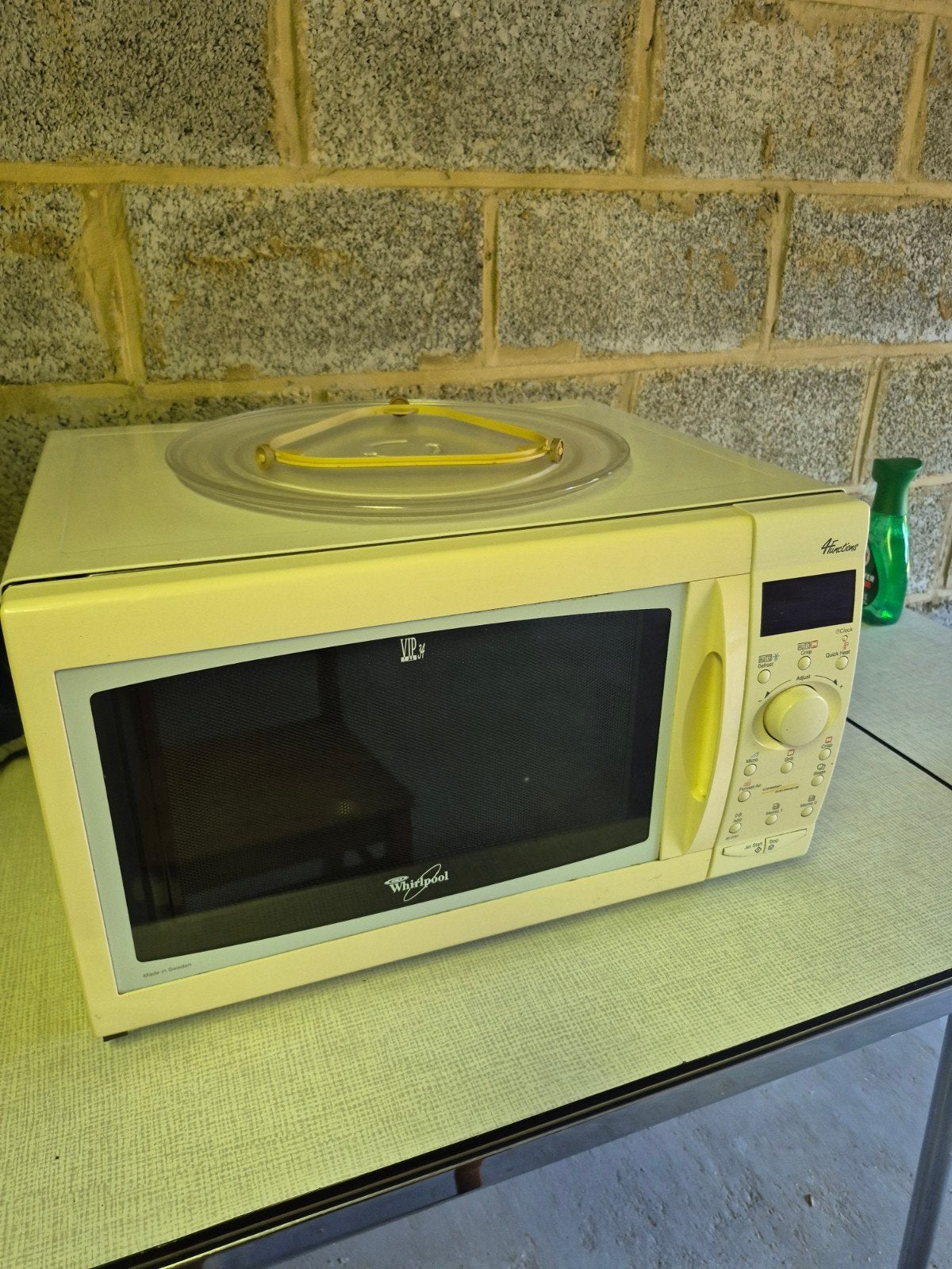 Micro-ondes grand modèle et four., Elektronische apparatuur, Microgolfovens, Ophalen, Gebruikt, Tussenbouw, Combi-microgolfoven