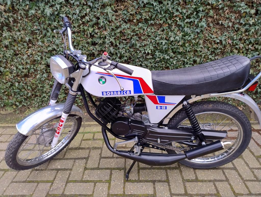 Ik zoek een oude brommer of motorfiets, Fietsen en Brommers, Brommers | Oldtimers, Ophalen