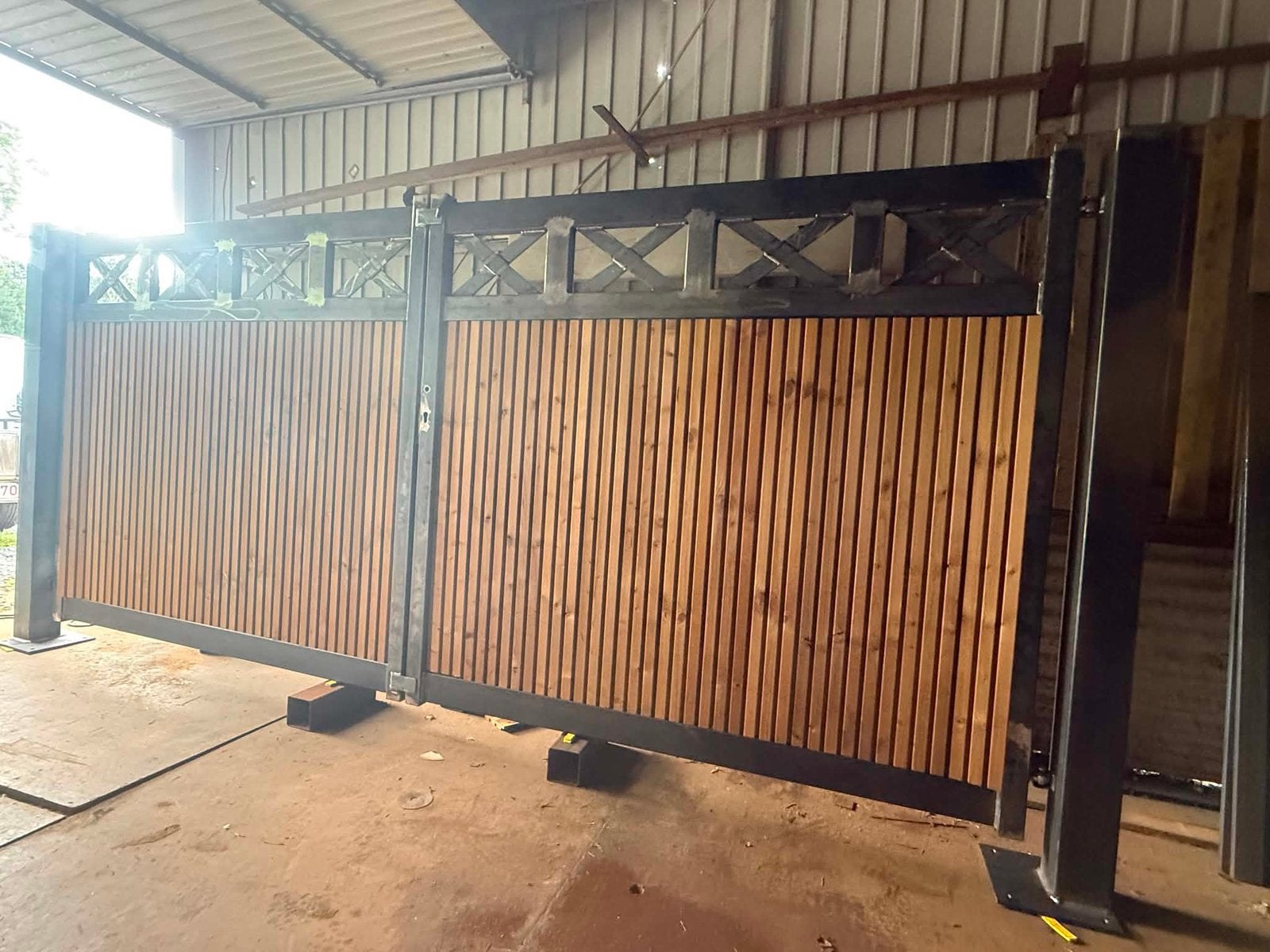 Nieuwe poort staal met hout, Enlèvement