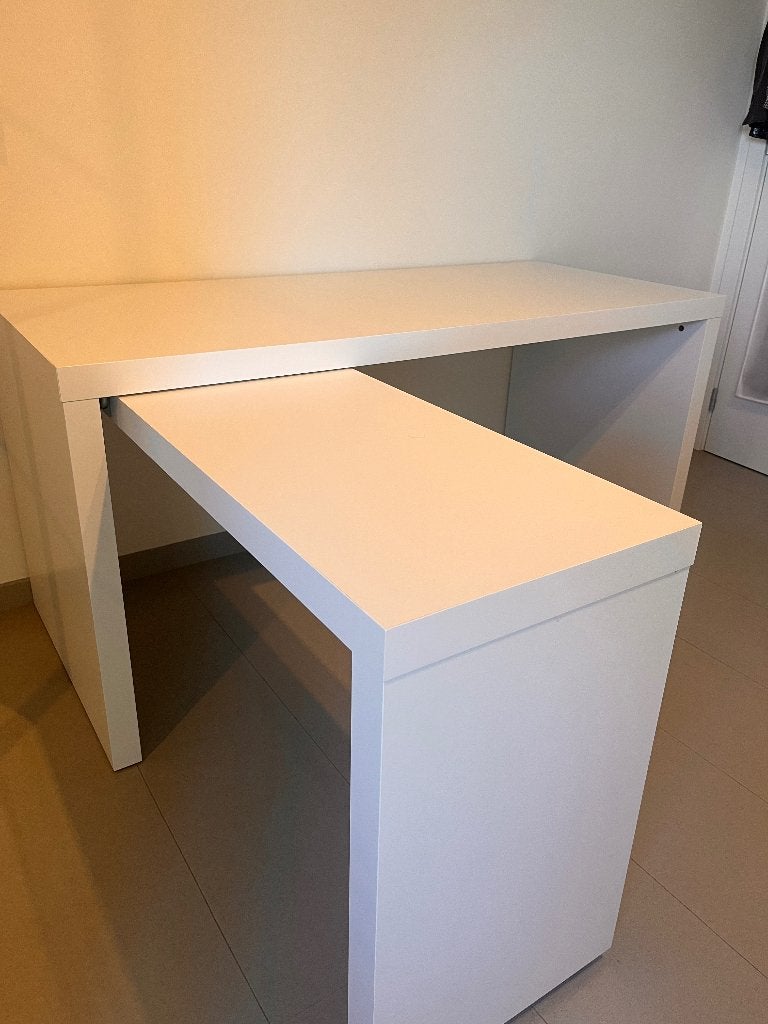 MALM bureau wit IKEA, Huis en Inrichting, Ophalen, Zo goed als nieuw