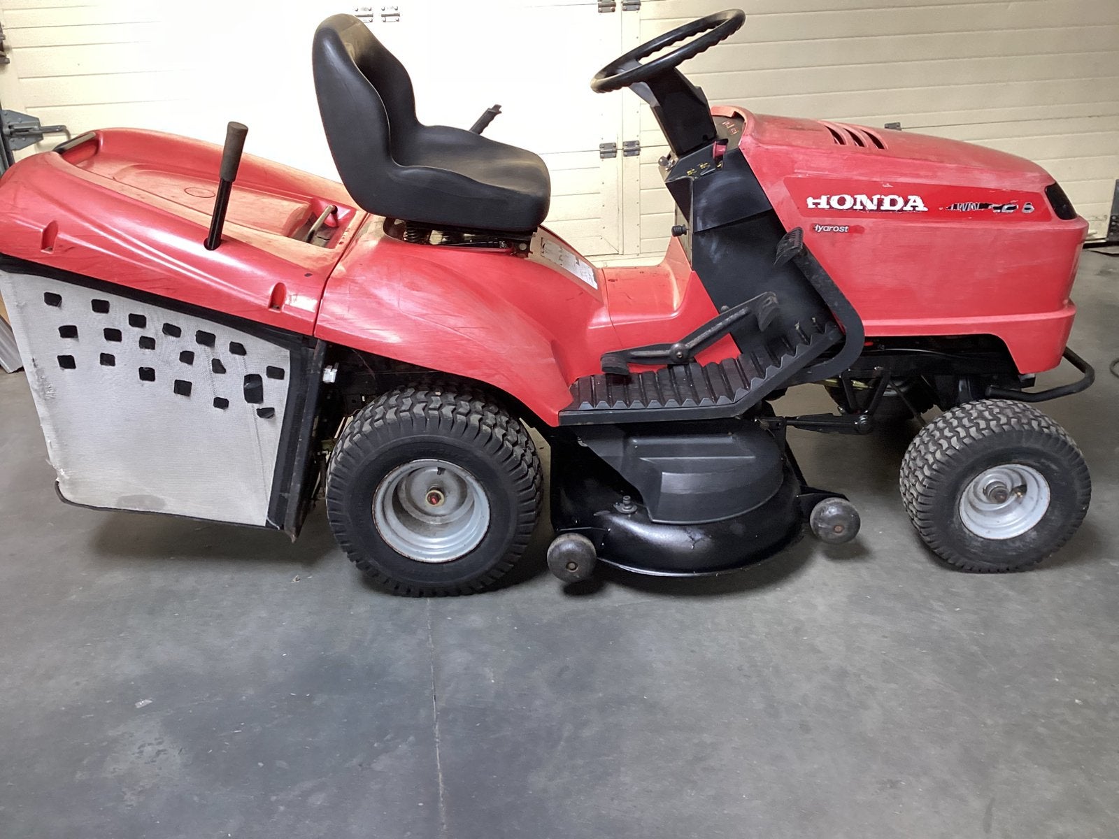 Zitmaaier Honda 2216  102 cm. Nieuw maaidek. Hydraustatc, Jardin & Terrasse, Enlèvement, Utilisé, Démarrage électrique, 90 à 120 cm