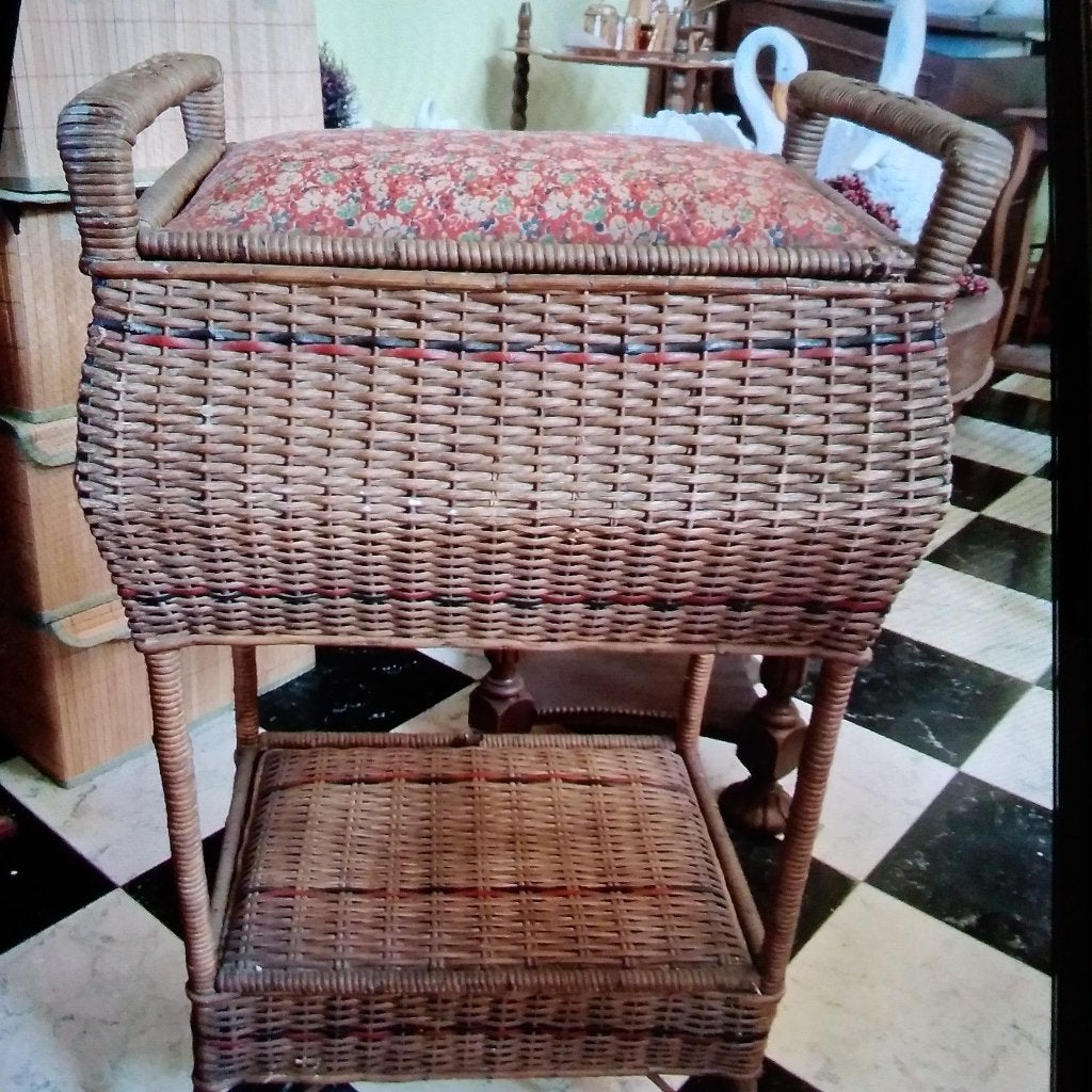 Grote vintage rieten naaikoffer, Ophalen