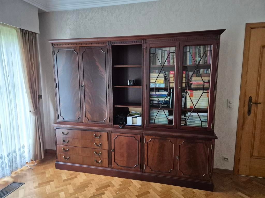 Grote houten wandkast / vitrinekast – klassiek & zeer rui, Huis en Inrichting, Ophalen, Met lade(s)