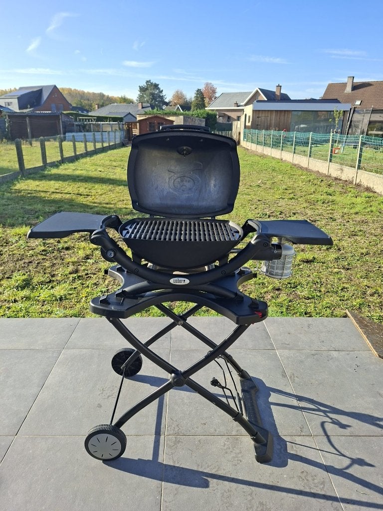 Weber Q1200 gasbarbecue — inclusief gasfles en onderstel, Tuin en Terras, Ophalen, Zo goed als nieuw, Weber