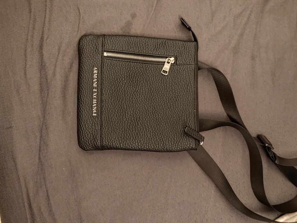 Sacoche homme Armani, Bijoux, Sacs & Beauté, Sacs | Sacs à bandoulière