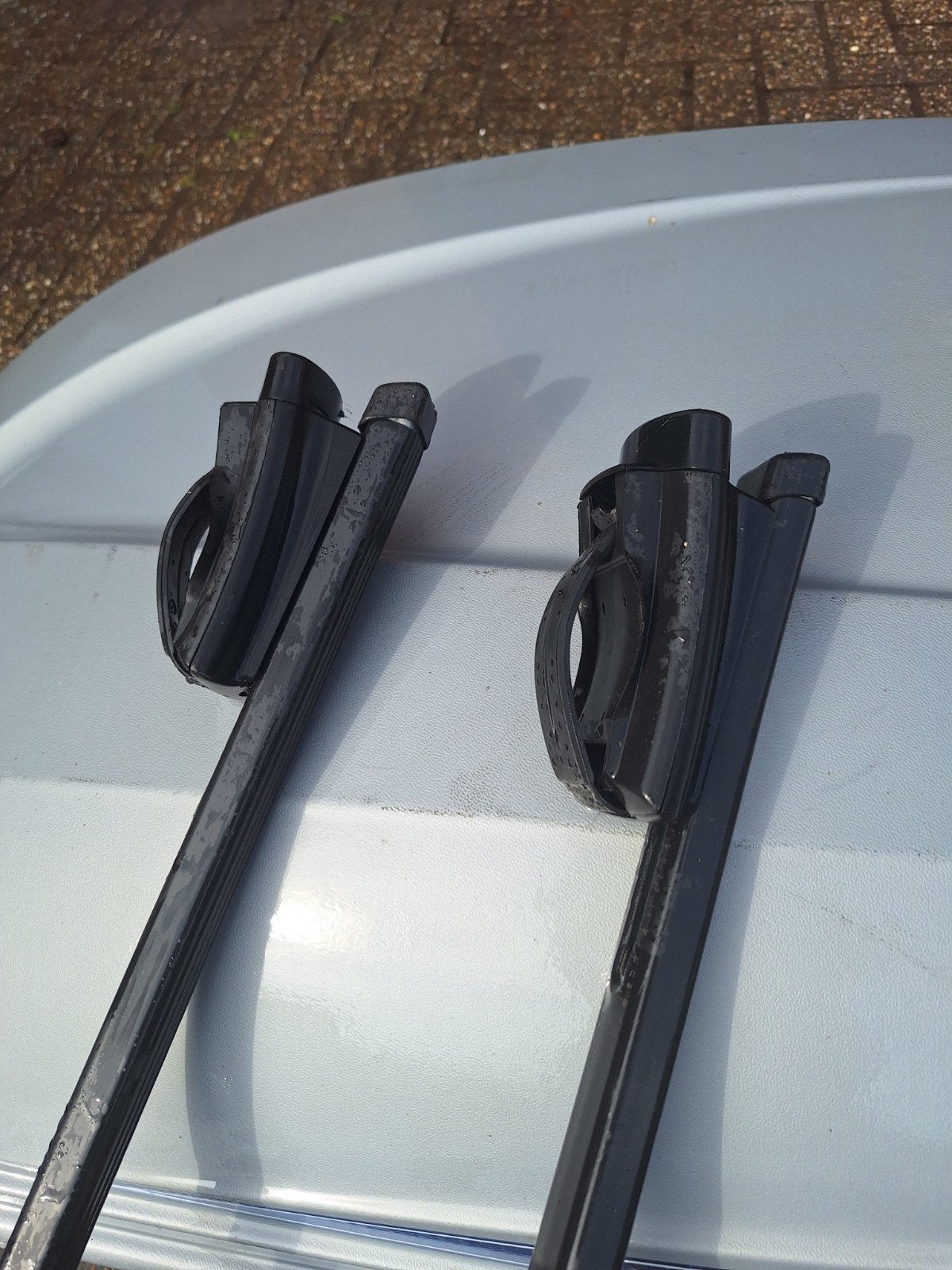 Thule 100 dakkoffer met bevestigingsdrager voor dakrails., Auto diversen, Dakdragers, Ophalen, Gebruikt