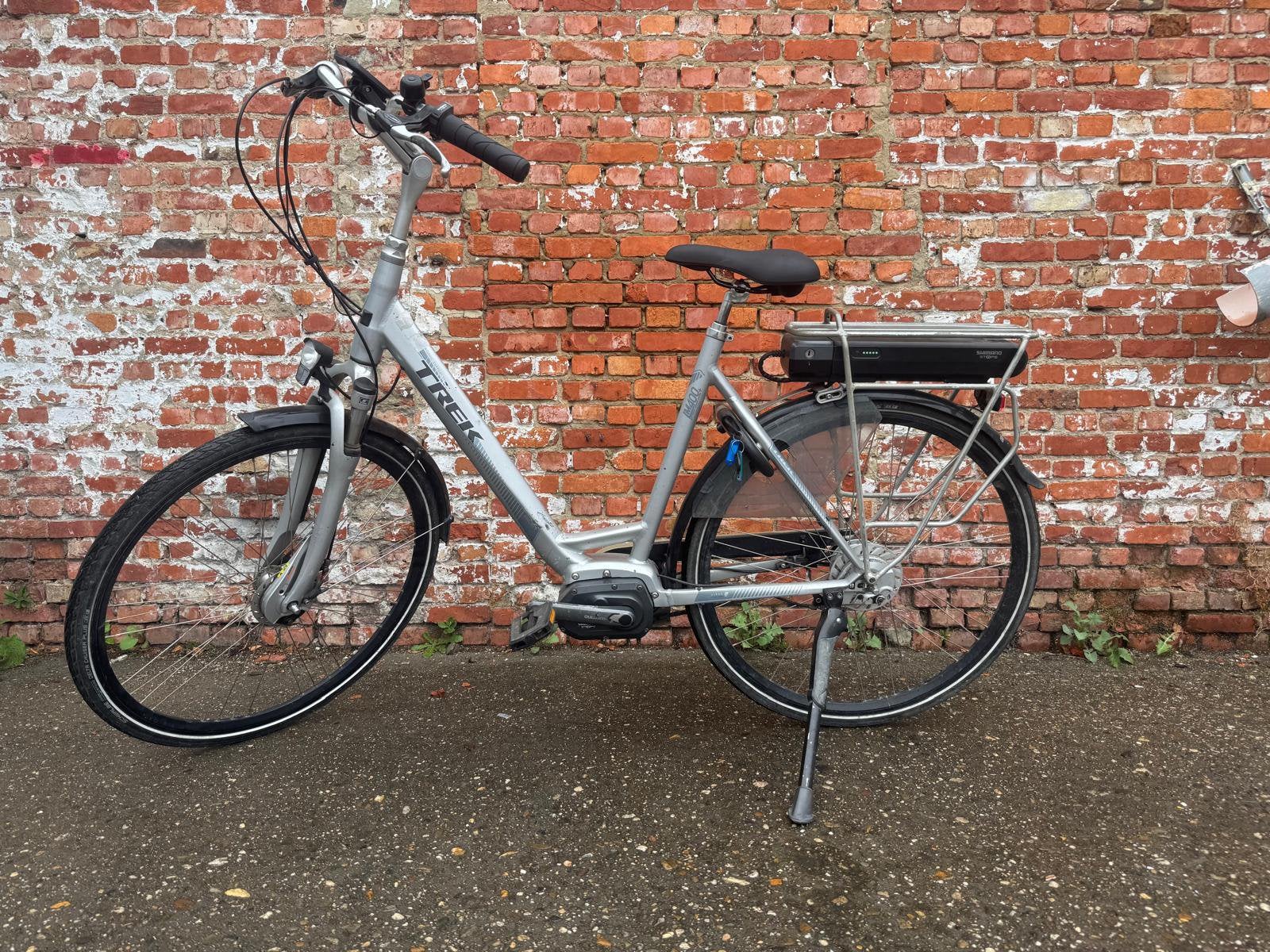 TREK ELEKTRISCHE FIETS MET SHIMANO MIDDENMOTOR, Fietsen en Brommers, Ophalen, Zo goed als nieuw