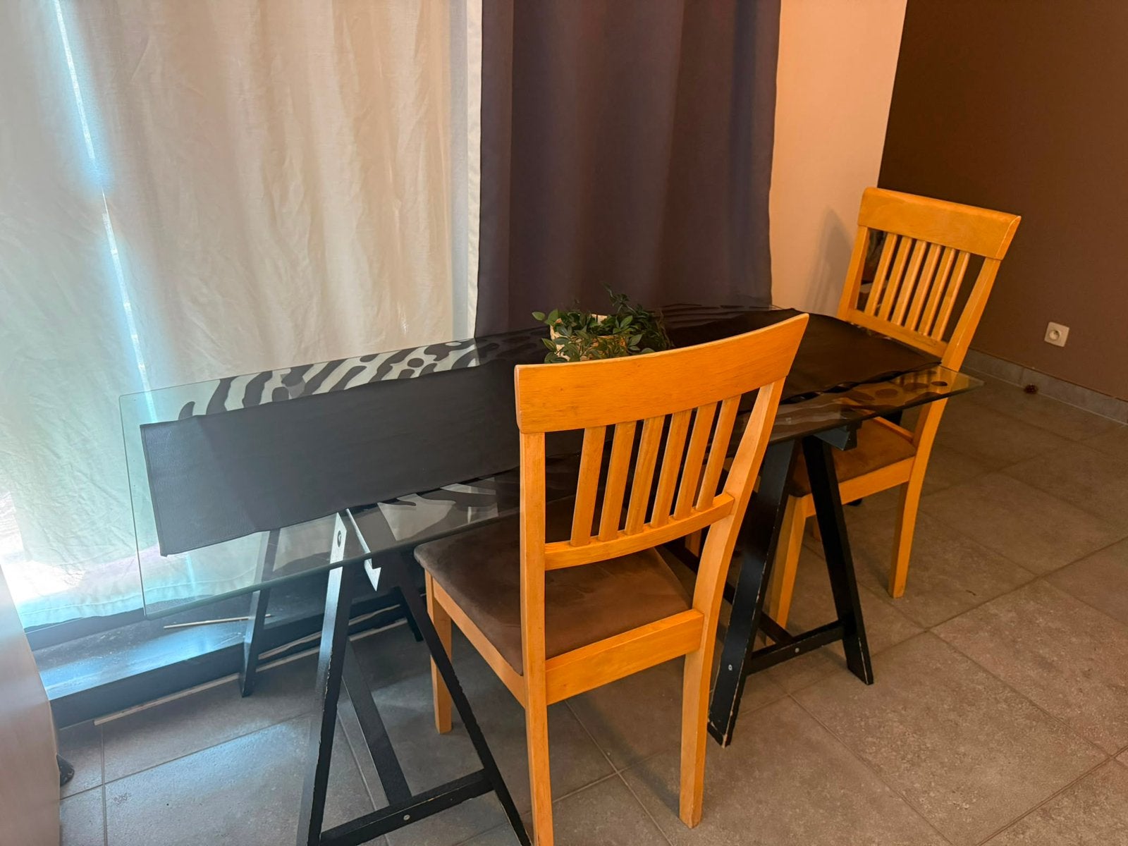 Tafel met 2 stoelen GRATIS, Ophalen, Zo goed als nieuw