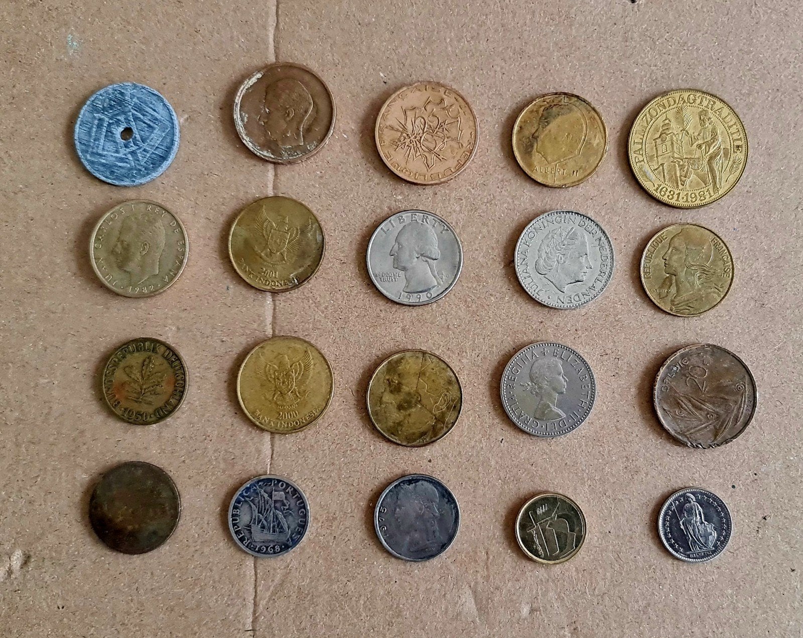 lots van  66 internationale munten voor verzamlaars., Postzegels en Munten, Ophalen of Verzenden, Munten