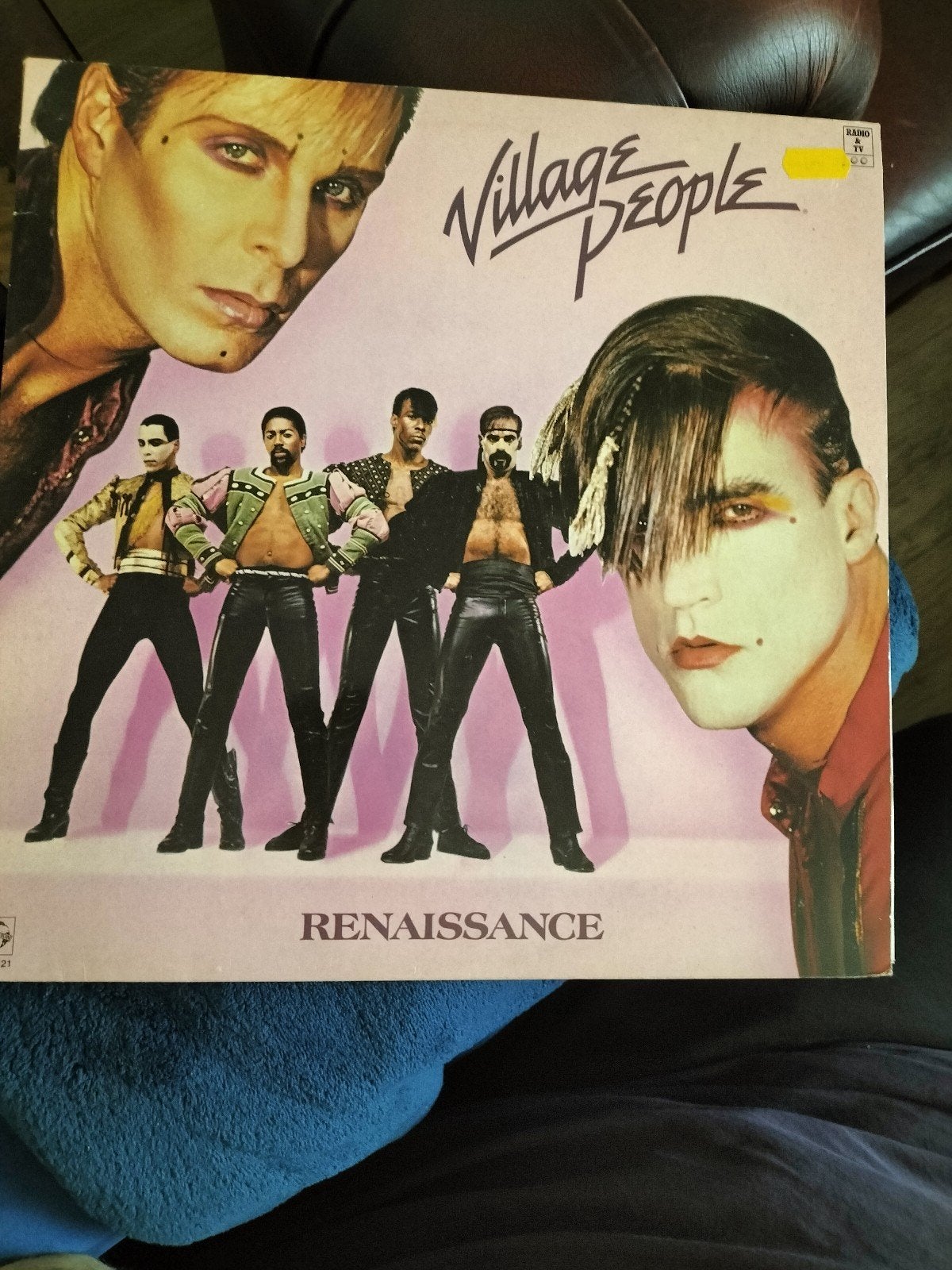 LP Renaissance de The Village People, Envoi