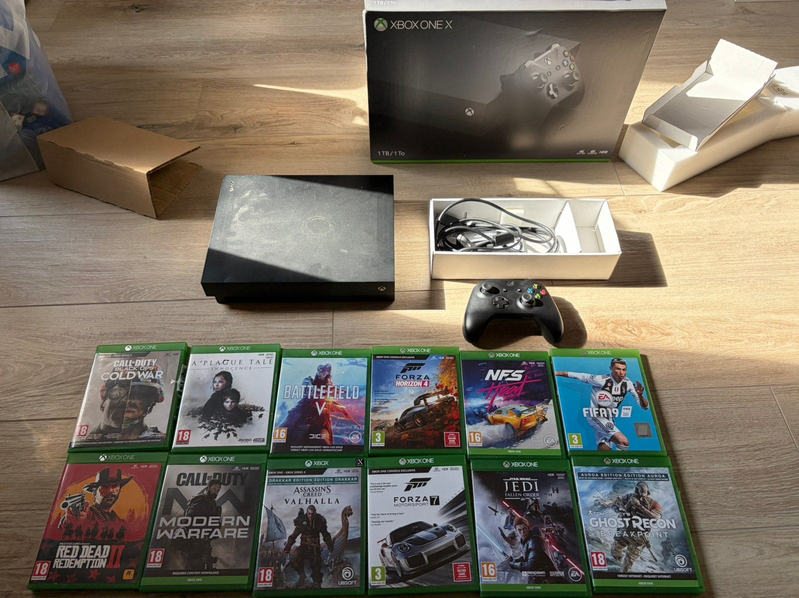 Xbox one X 1 TB + 12 games, Avec 1 manette, Xbox One, Enlèvement, Utilisé
