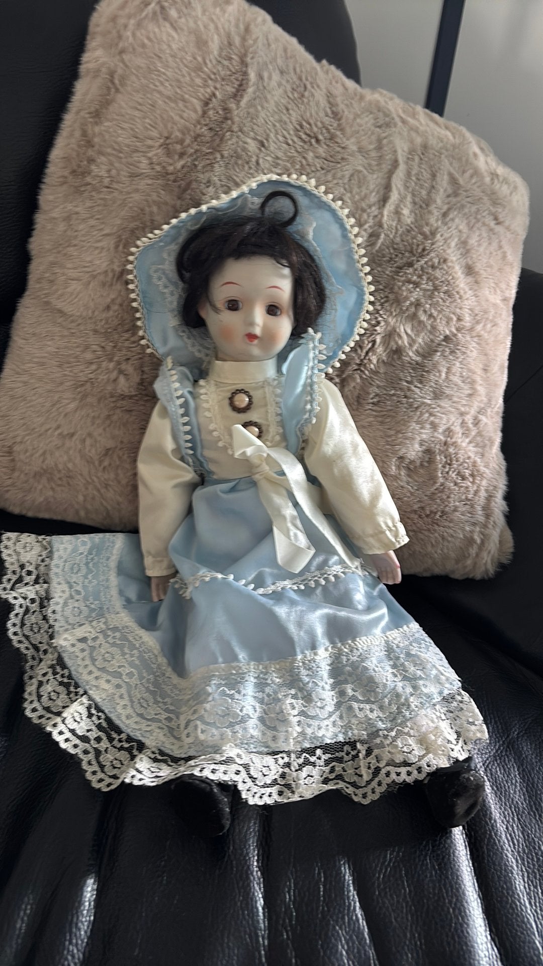 Jolie poupee en porcelaine, Collections, Enlèvement, Comme neuf, Poupée