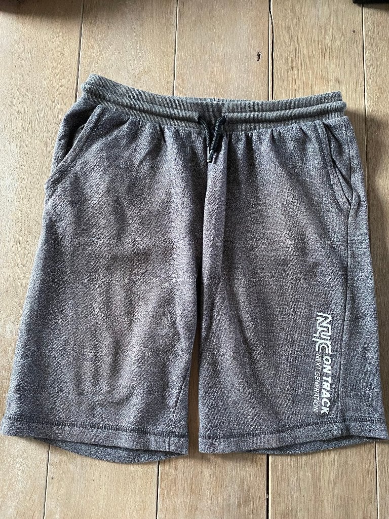 grijze short maat 158, Kinderen en Baby's, Kinderkleding | Maat 158, Ophalen of Verzenden, Jongen