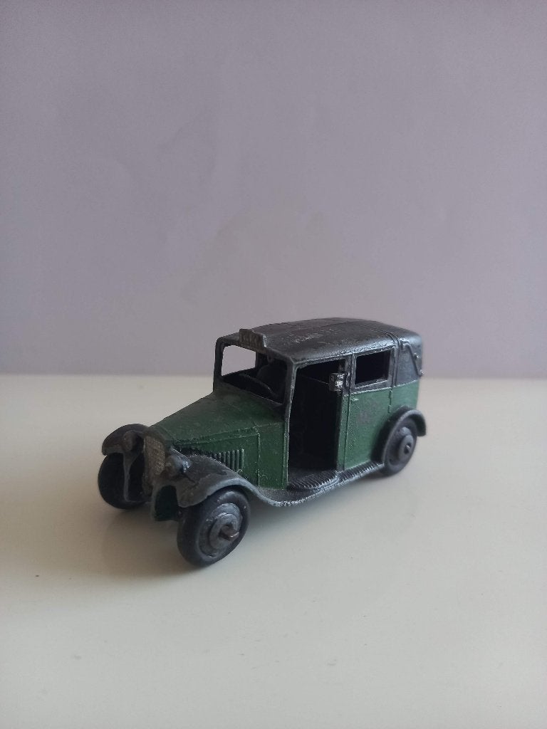 Dinky Toy 36 g Dinky - Taxi avec chauffeur - Vert/Noir, Enlèvement ou Envoi, Utilisé, Voiture, Dinky Toys