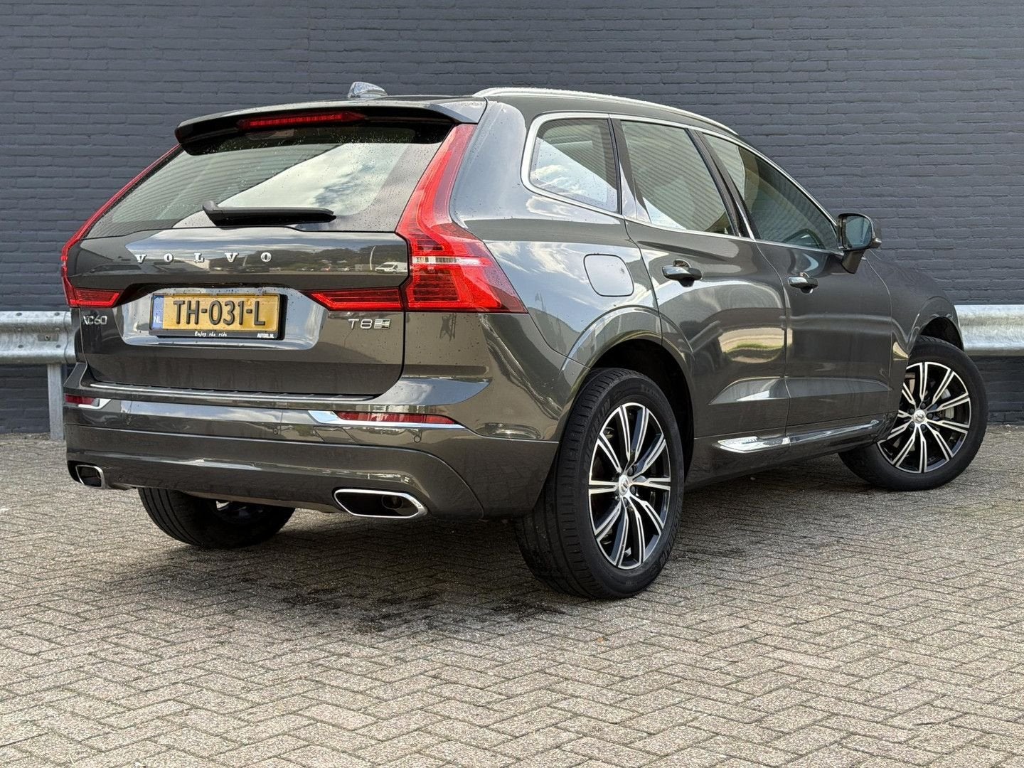 Volvo XC60 2.0 T8 Twin Engine AWD Inscription | € 14.800,- N, 12 kWh, Argent ou Gris, Achat, Entreprise