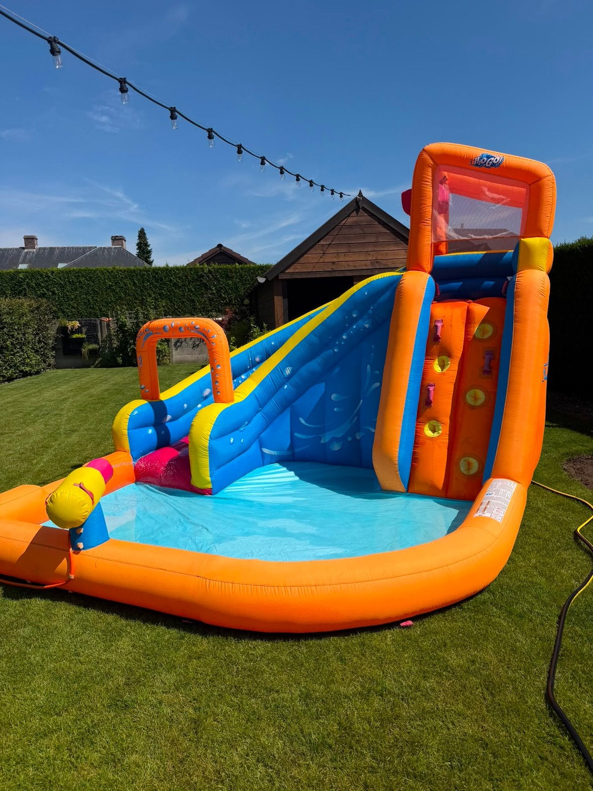 Opblaasbaar waterglijbaan / springkasteel met zwembad, Opblaaszwembad, 300 cm of meer, Zo goed als nieuw, 200 tot 400 cm