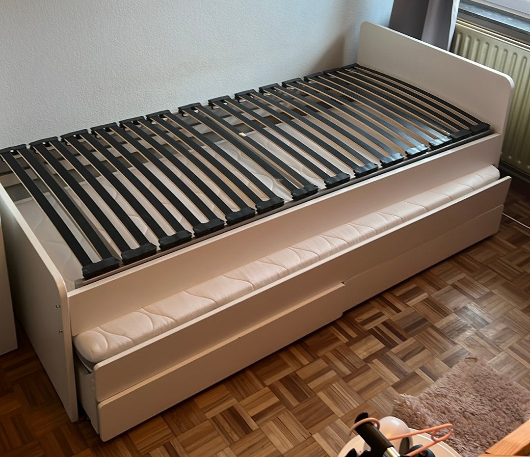 Bed SLAKT (Ikea), Huis en Inrichting, Slaapkamer | Bedden, Ophalen, Wit, Tweepersoons, Hout