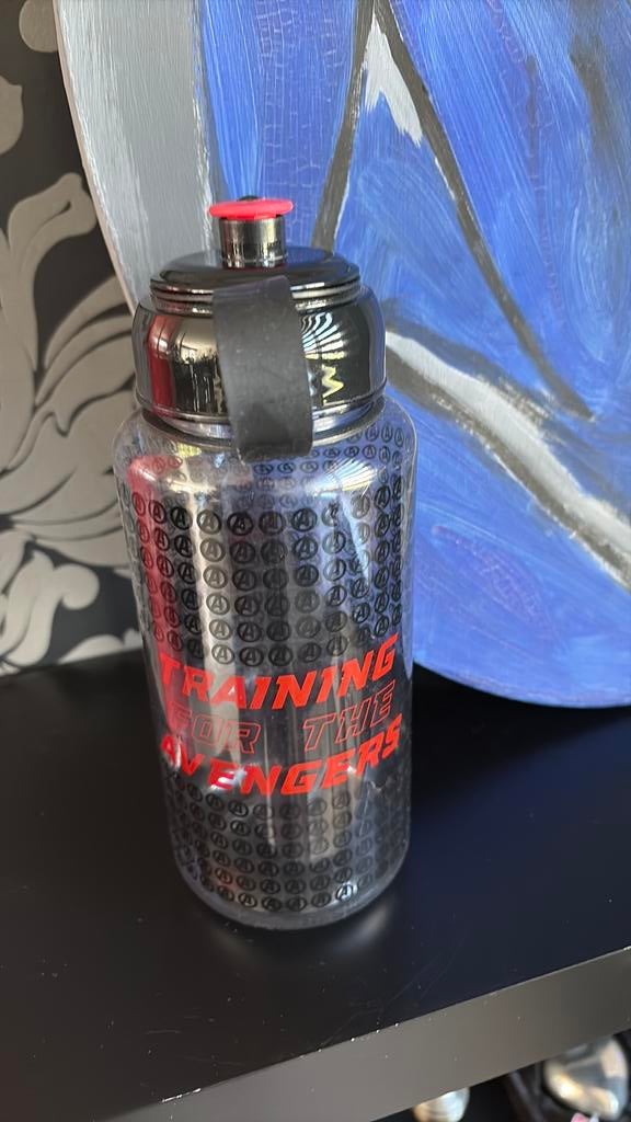 Avengers drinkfles 1 liter, Sport en Fitness, Drinkbussen, Ophalen, Zo goed als nieuw