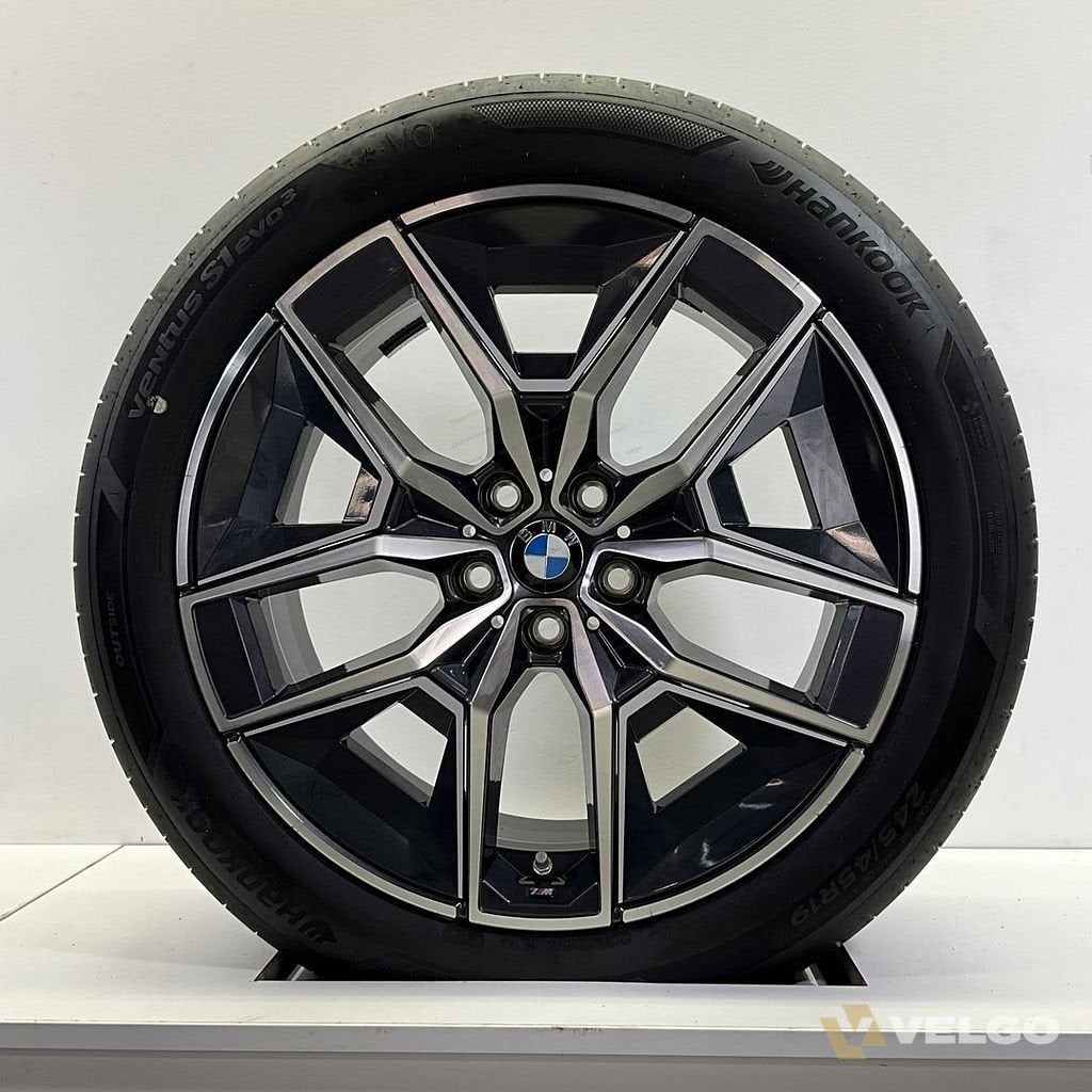 BMW 5 SERIE G60 I5 G60 SET VELGEN + ZOMERBANDEN 19 INCH ORIG, Auto-onderdelen, 19 inch, -, -, Banden en Velgen