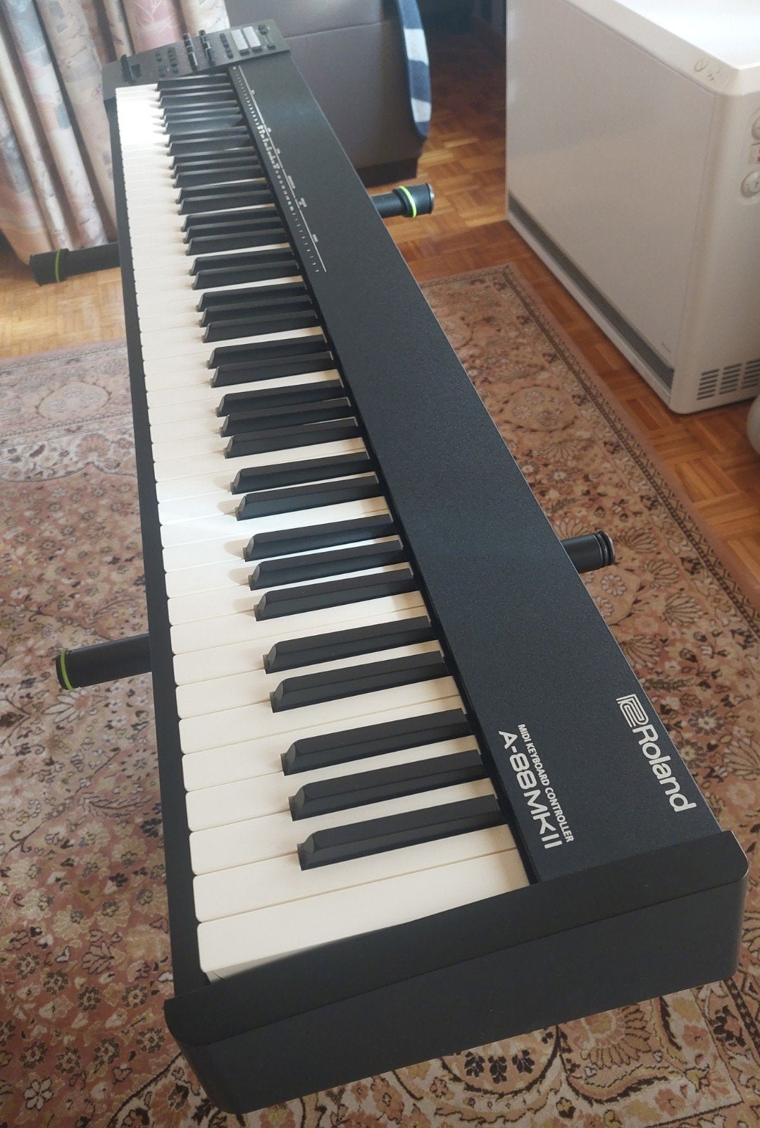 Roland A-88 MK2 + Pied Support GRATUIT, Musique & Instruments, Enlèvement, Comme neuf