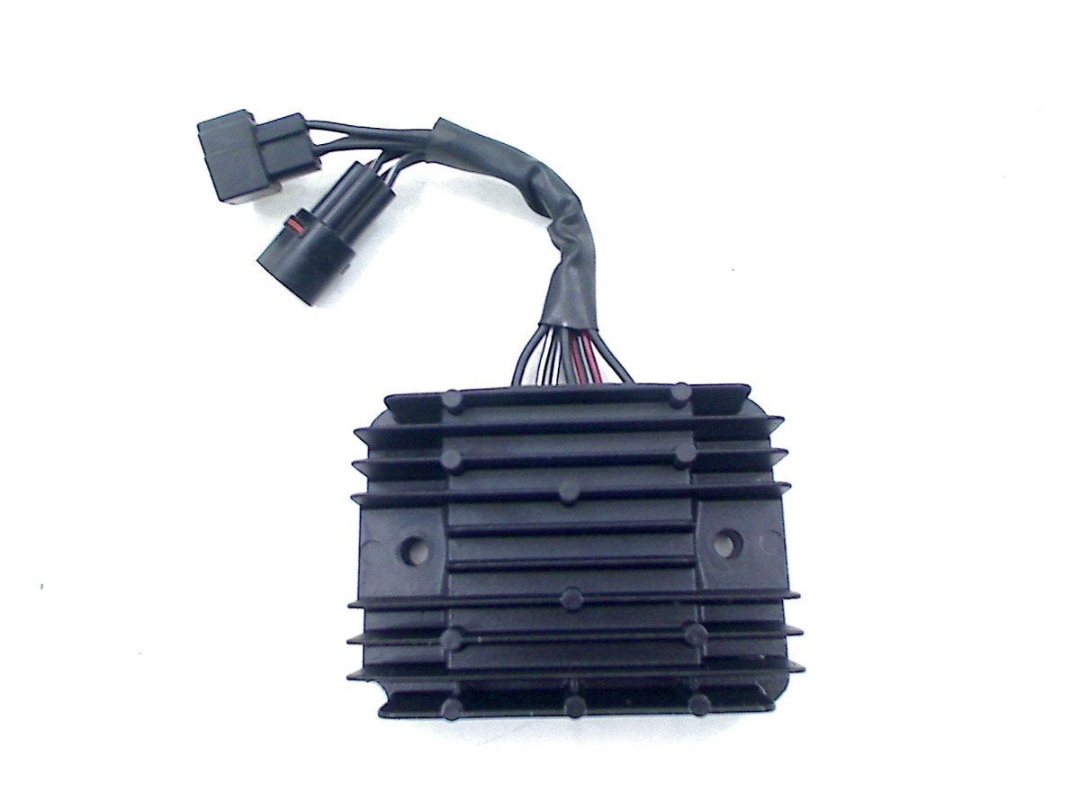 REGULATEUR DE TENSION Suzuki, Dhr. S. di Majo, Utilisé, Info@cama-motorparts.nl, P.J. Troelstraweg 8 8
3144 CX  MAASSLUIS, NL