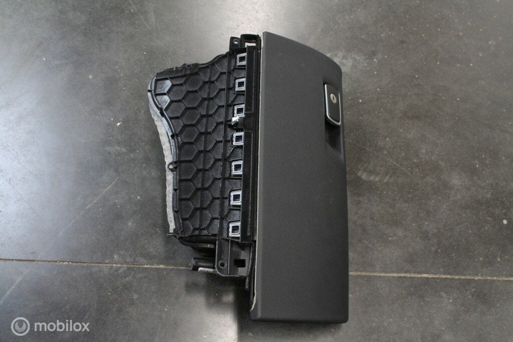Boîte à gants BMW 4 serie F32 F33 F36 F82 F83 2014-...., Auto-onderdelen, Dashboard en Schakelaars, Gebruikt, Ophalen of Verzenden