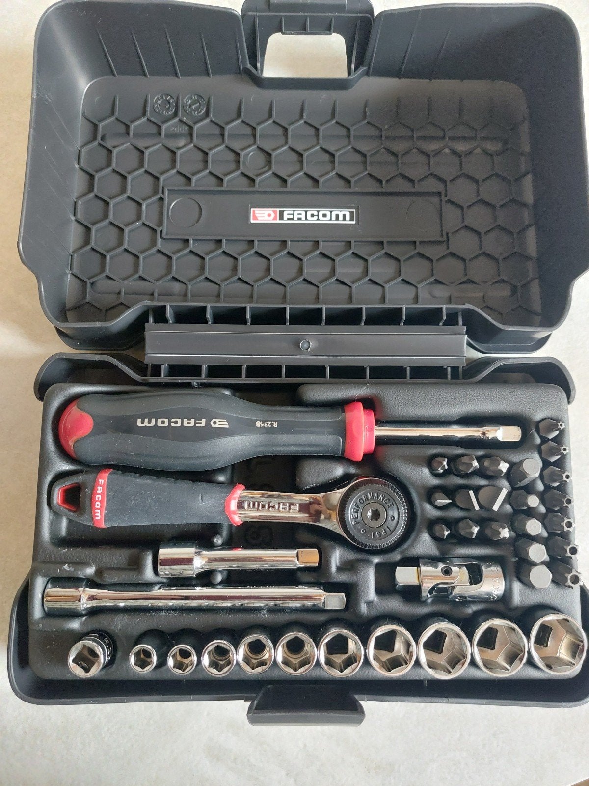 facom dop en bitset 31 stuks(nieuw), Ophalen