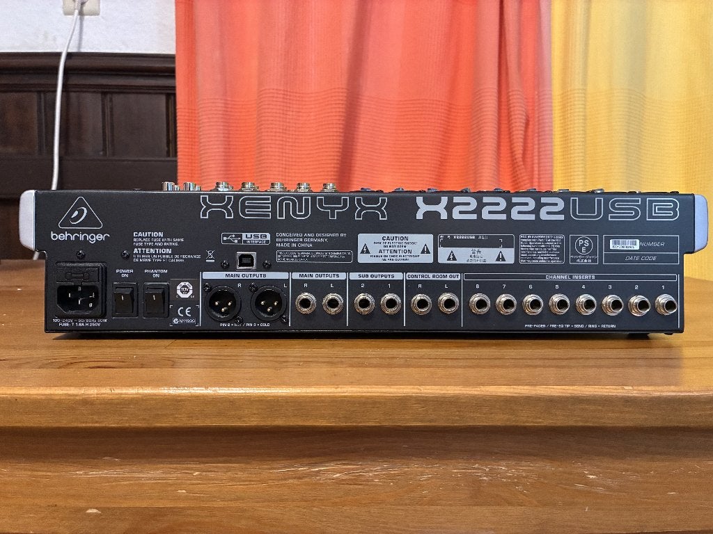 Behringer XENYX X2222USB – Zeer goede staat + accessoires, Ophalen of Verzenden, Zo goed als nieuw, 20 kanalen of meer, Microfooningang