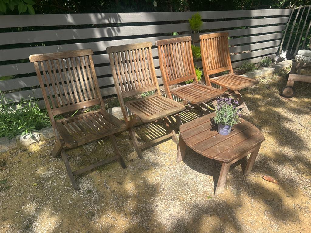 4 chaises et une table en teck, Enlèvement, Utilisé, 5 places
