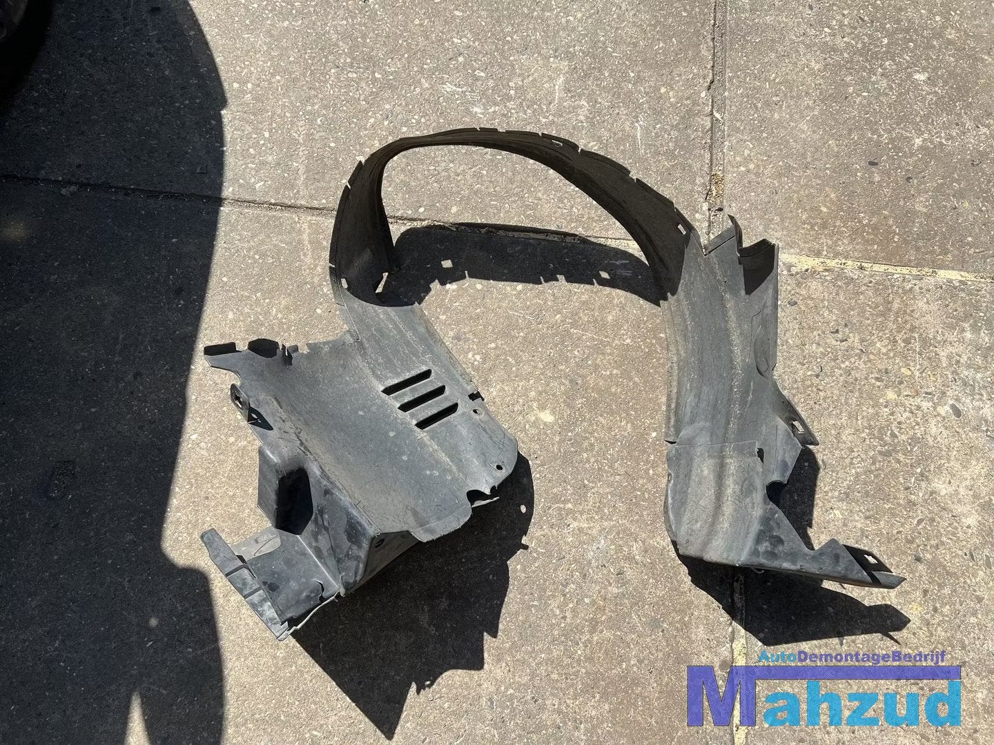 MERCEDES CLK W208 Rechts voor modderkuip 1997-2002, Auto-onderdelen, Carrosserie, Gebruikt, Mercedes-Benz AG, Mercedes-Benz, Mercedesstrasse 120
70372  Stuttgart, DE