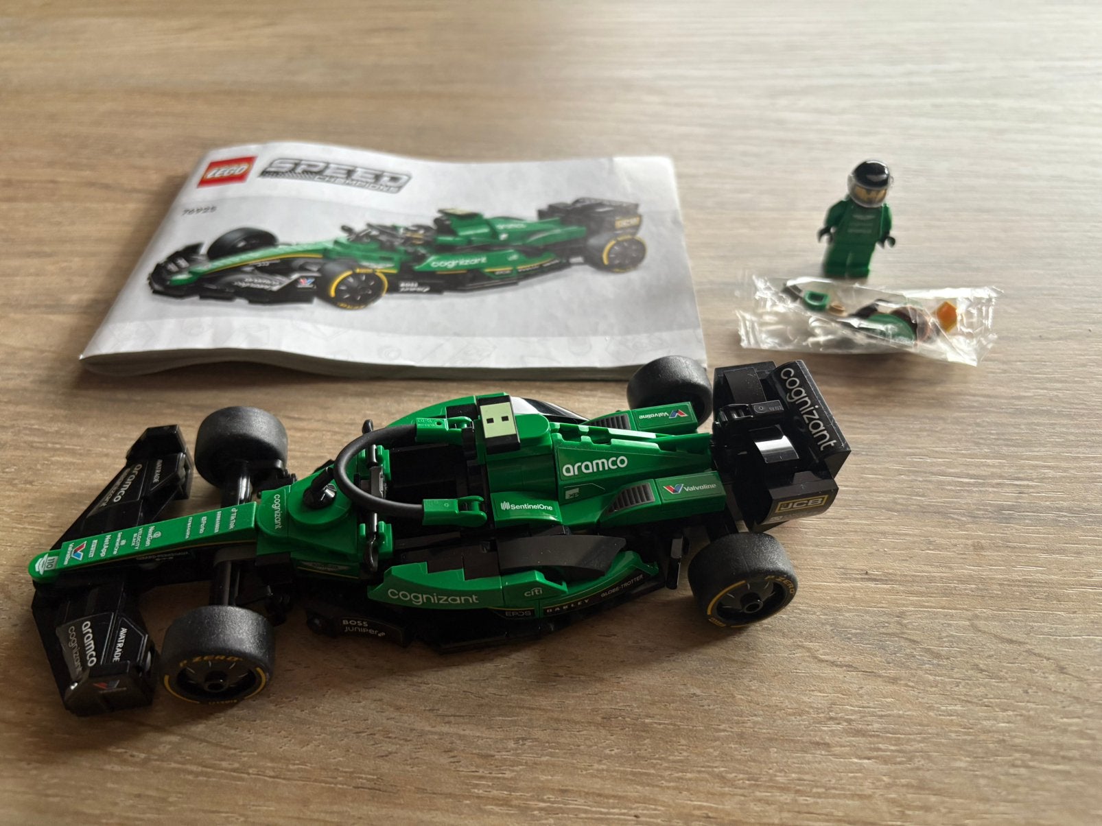 Lego 76925 speed champions F1 AMR23 Compleet met boekje en, Lego, Zo goed als nieuw, Minifiguur, Compleet