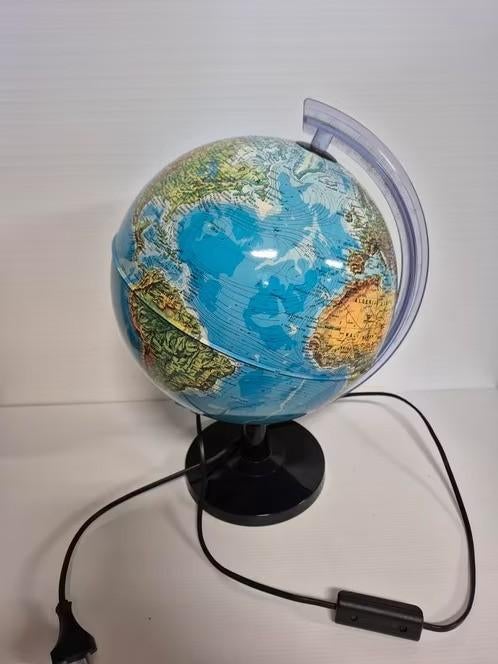 Wereldbol met lamp, Ophalen
