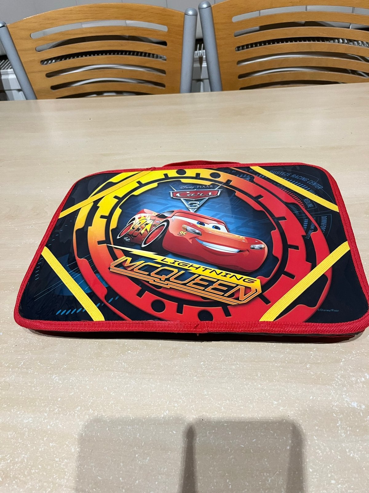 Table coloriage support voiture cars, Enlèvement ou Envoi, Comme neuf