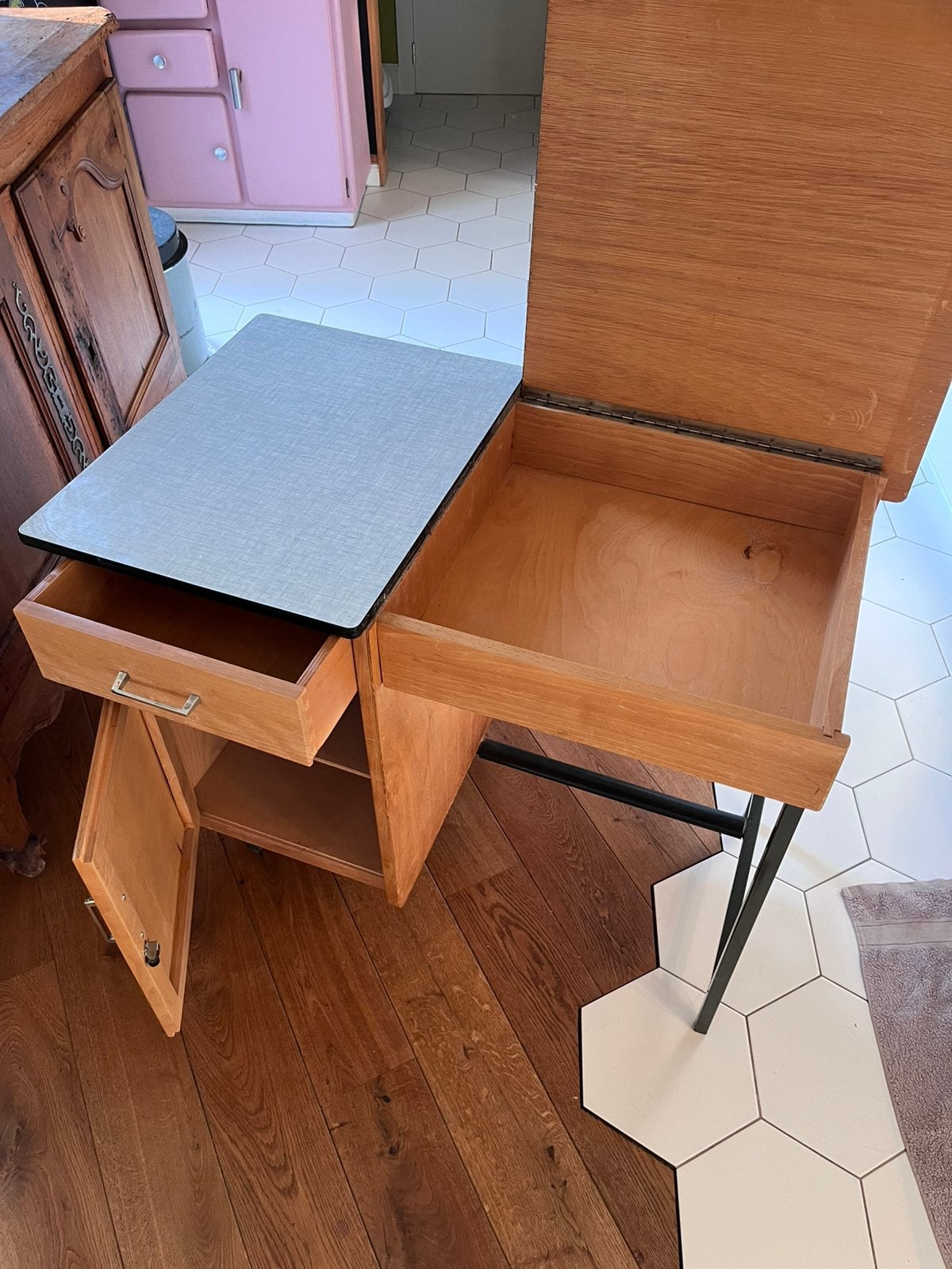 Bureau enfant année 1960 1970 type scandinave, Enfants & Bébés, Enlèvement, Utilisé