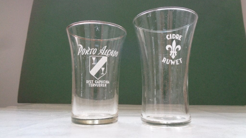 2 kleine glaasjes Cider Ruwet en Porto Alcado, Verzamelen, Verzenden, Zo goed als nieuw, Borrel- of Shotglas