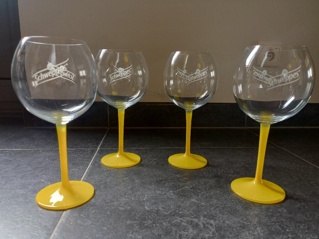 4 GIN TONIC GLAZEN, Verzamelen, Glas en Drinkglazen, Ophalen, Nieuw, Overige typen