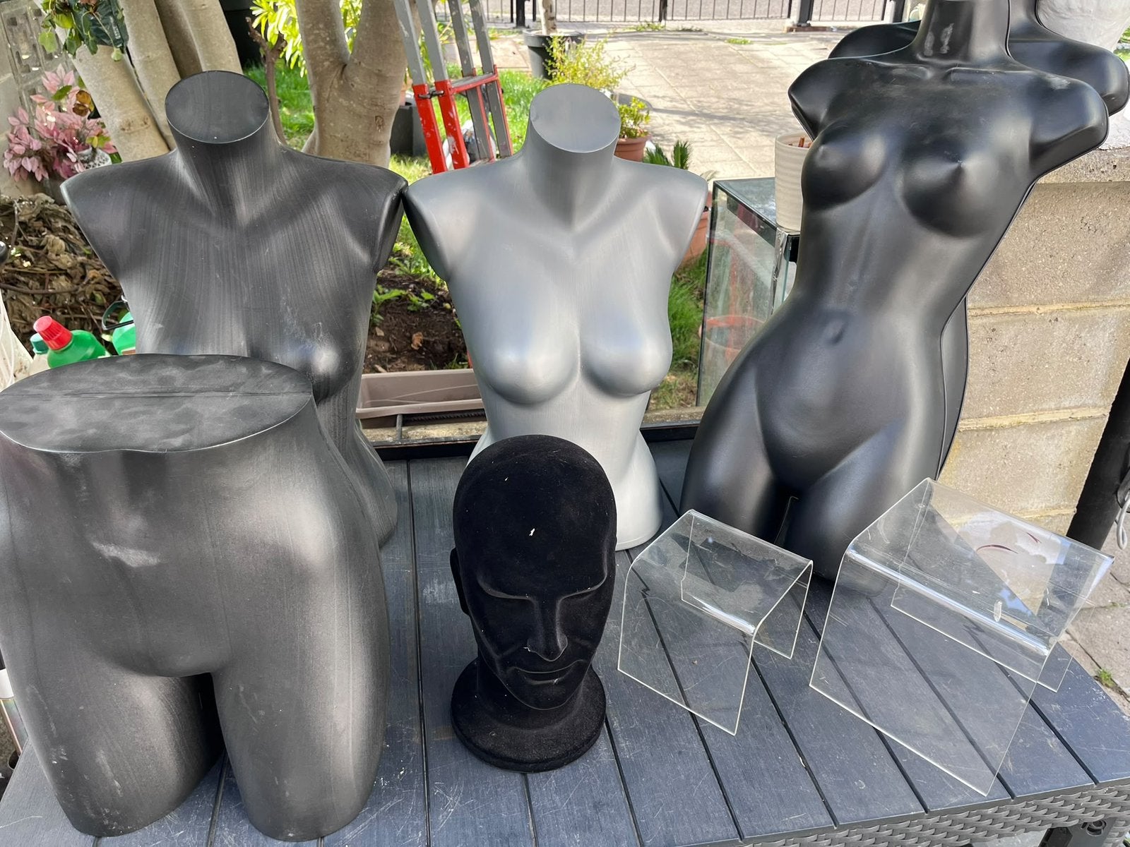 LOT COMPLET DE MANNEQUINS, Ophalen