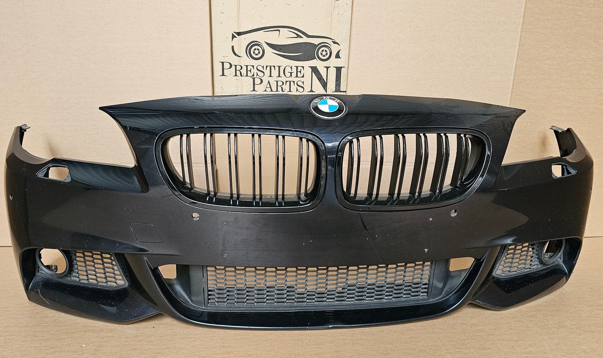 Voorbumper BMW 5 Serie F10 F11 M PAKKET Origineel 2009-2014, Auto-onderdelen, Gebruikt, -, Voor, Ophalen of Verzenden
