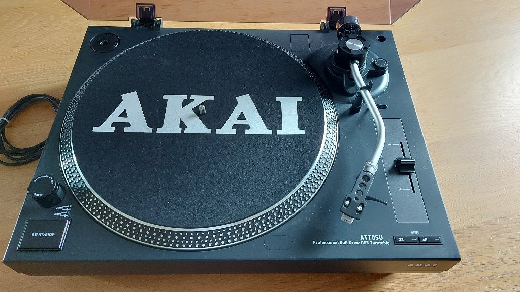 tourne disque AKAI  modèle  ATTO5U, Tourne-disque, Comme neuf, Enlèvement, Réglage pitch