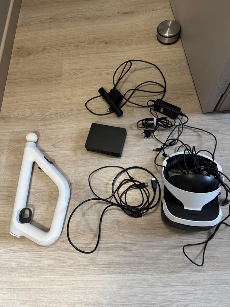 PS4 VR-bril + gun, Games en Spelcomputers, Virtual Reality, Ophalen, Zo goed als nieuw, VR-bril, Sony PlayStation