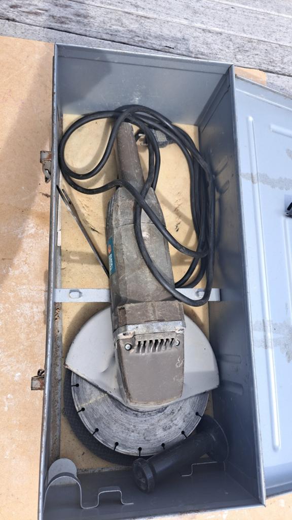 Slijpschijf Black & Decker, 2000w, 230mm, Doe-het-zelf en Bouw, Gereedschap | Slijpmachines, Ophalen