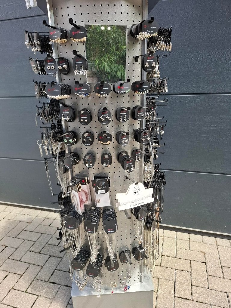 rek met sieraden, Zakelijke goederen, Stock en Retail | Partijen goederen, Ophalen