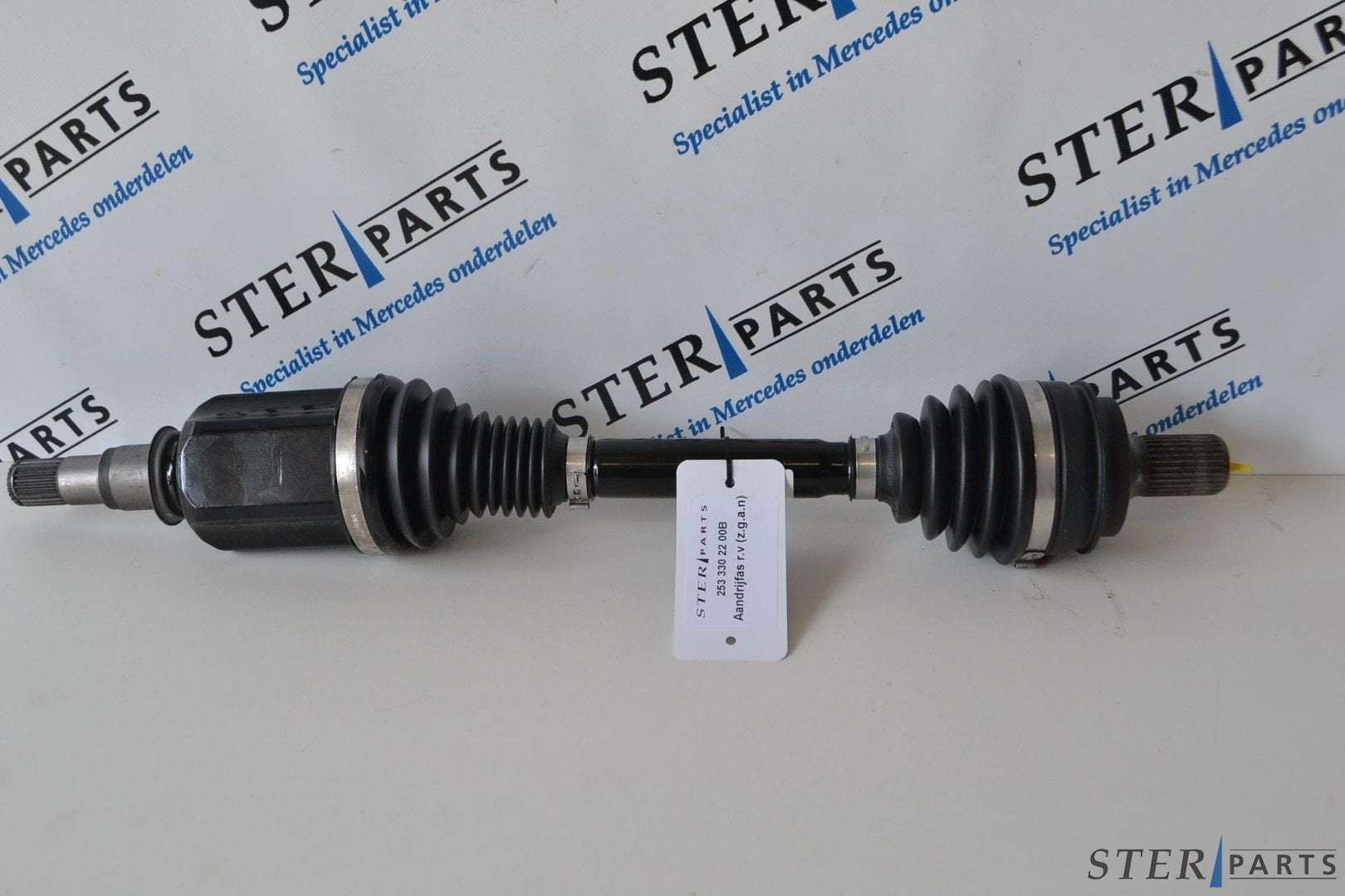 Aandrijfas rechtsvoor Mercedes GLC-klasse C253 A 2533302200, Gebruikt, -, Ophalen of Verzenden, -