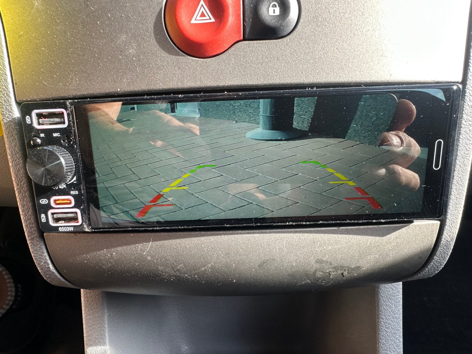 Renault mode 1.2 essence 4€ CarPlay, caméra et inspection, Autos, Achat, Entreprise, https://public.car-pass.be/verify/4801-8890-6403