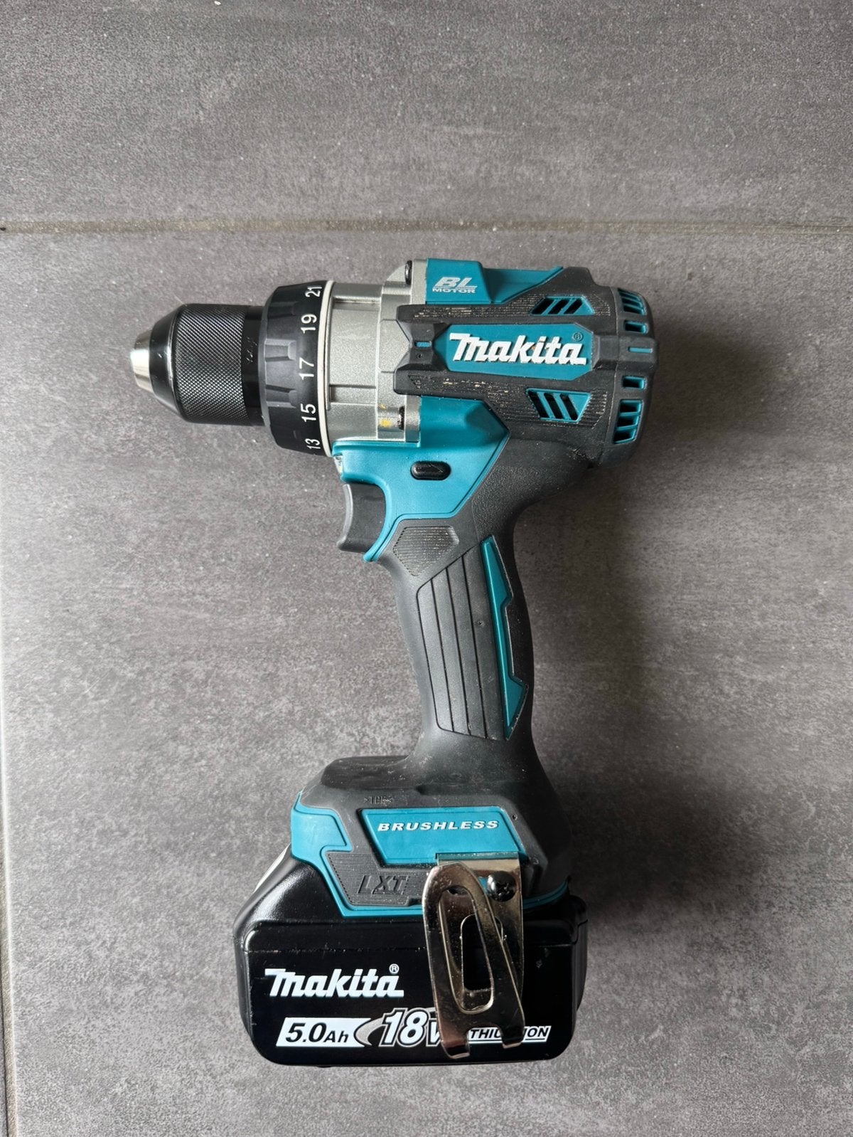 Makita boormachine met accu 5.5 Ah, Doe-het-zelf en Bouw, Ophalen of Verzenden, Zo goed als nieuw, Boormachine