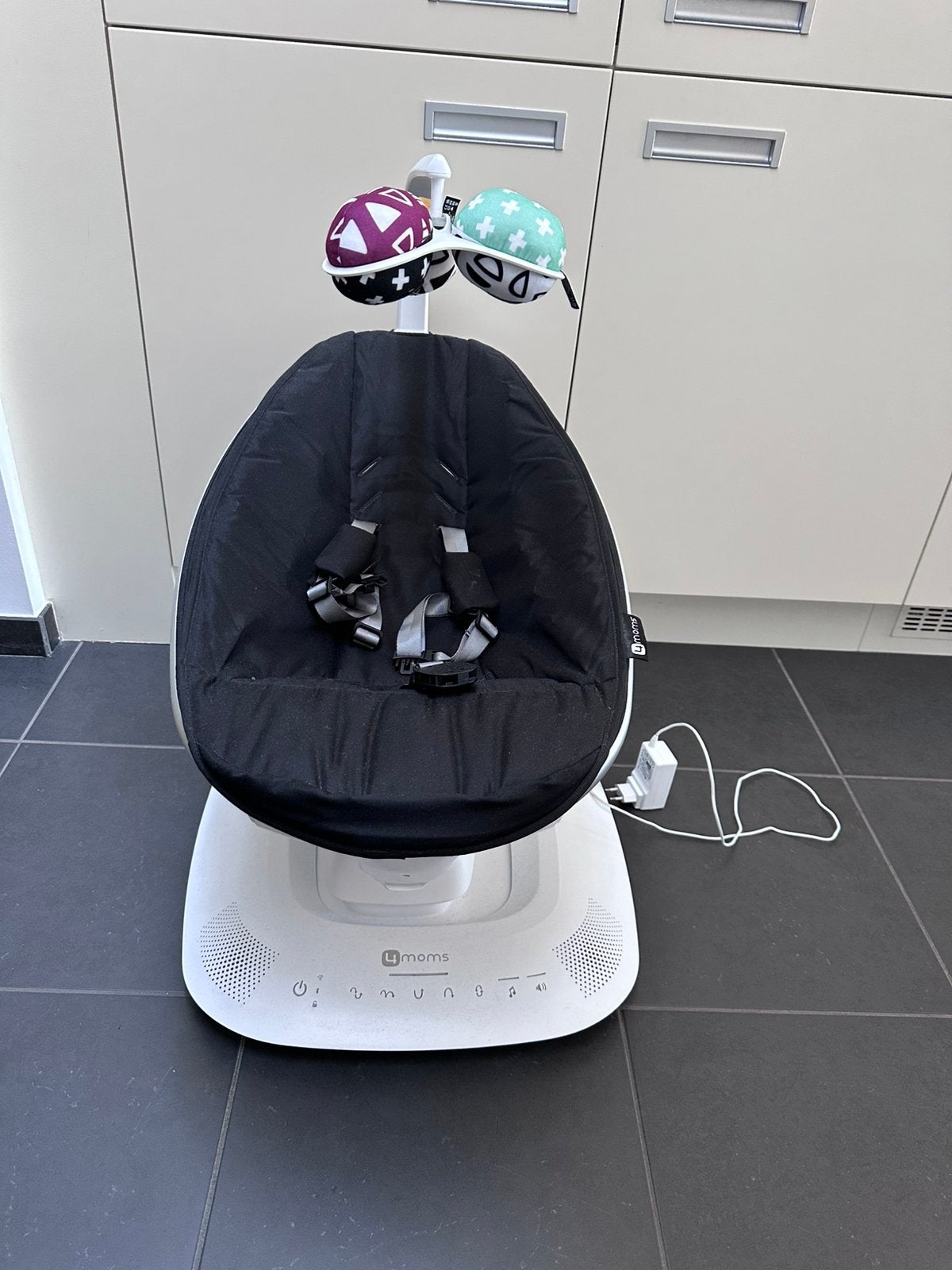 4 moms mamaroo 5, Kinderen en Baby's, Wipstoeltjes, Ophalen, Zo goed als nieuw
