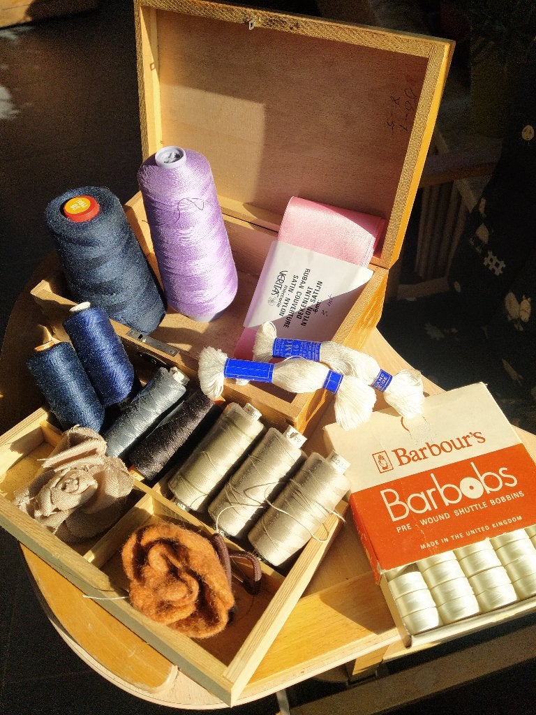 spoeldraad Barbour's Barbobs;naaigaren+houten naaidoos+lap, Hobby & Loisirs créatifs, Couture & Fournitures, Enlèvement ou Envoi