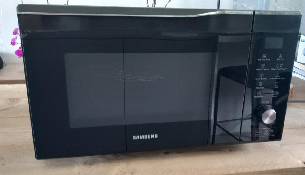 Nauwelijks gebruikte Samsung combi-microgolfoven, Elektronische apparatuur, Ophalen, Grill, Combi-microgolfoven