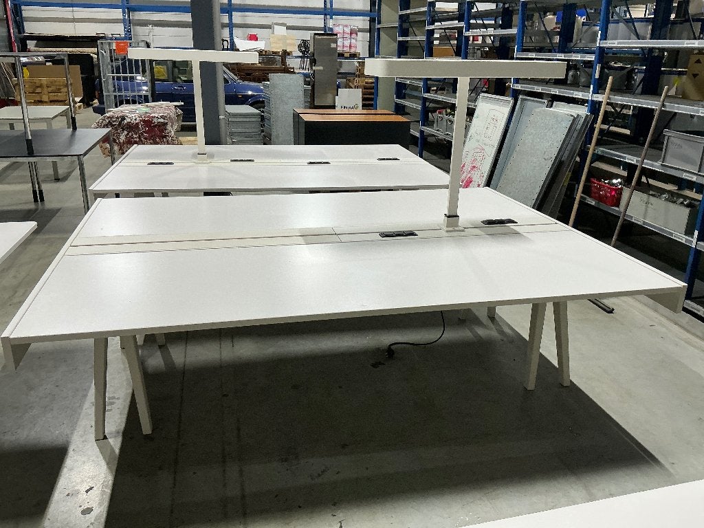 2x Vergadertafels - bureautafels 245cm x 180 cm, Ophalen, Gebruikt, In hoogte verstelbaar